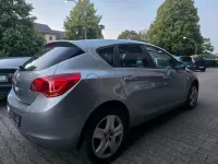 Gebraucht Opel Astra 116 PS (85 kW) 2011 Grau Limousine