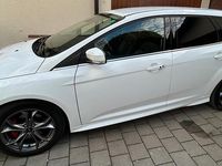 Usata Ford Focus 150 CV (110 kW) 2014 Bianco Station wagon