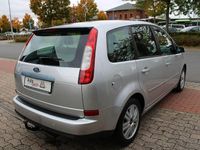 Gebraucht Ford Focus Ghia 125 PS (91 kW) 2004 Silber Limousine