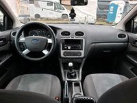 Gebraucht Ford Focus Trend 101 PS (74 kW) 2006 Blau Kombi