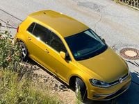 Gebraucht VW Golf VII Sound 110 PS (80 kW) 2018 Gold Limousine