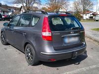 Gebraucht Hyundai i30 105 PS (77 kW) 2010 Grau Kombi