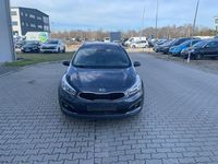 Gebraucht Kia Ceed Spirit 135 PS (99 kW) 2016 Grau Kleinwagen
