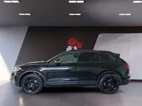Gebraucht VW Touareg Basis 231 PS (169 kW) 2022 Grenadillschwarz metallic SUV