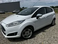 Gebraucht Ford Fiesta Trend 101 PS (74 kW) 2015 Weiß Kleinwagen