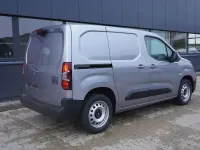 Neu Fiat Doblò 131 PS (96 kW) 2026 Silber Van / Kleinbus