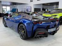 Gebraucht Ferrari SF90 1001 PS (736 kW) 2024 Blau Cabrio