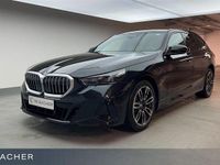 Neu BMW 530e M Sport 299 PS (219 kW) 2026 Saphirschwarz metallic Kombi