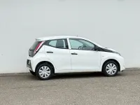 Gebraucht Toyota Aygo 69 PS (50 kW) 2016 Weiß Kleinwagen