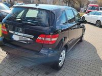 Gebraucht Mercedes B180 116 PS (85 kW) 2010 Schwarz Van / Kleinbus
