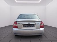 Gebraucht Kia Cerato LX 105 PS (77 kW) 2004 Silber Limousine