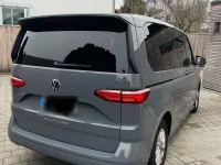 Gebraucht VW Multivan Life 150 PS (110 kW) 2024 Grau Van / Kleinbus