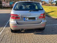 Gebraucht Mercedes B200 140 PS (102 kW) 2007 Gold Van / Kleinbus