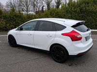 Gebraucht Ford Focus 125 PS (91 kW) 2013 Weiß Limousine