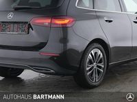 Gebraucht Mercedes B180 Progressive 136 PS (100 kW) 2024 Lack kosmosschwarz Kleinwagen
