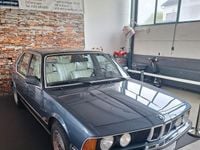 Gebraucht BMW 745 252 PS (185 kW) 1986 Blau Limousine