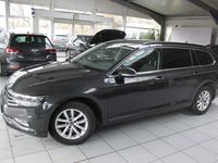 Gebraucht VW Passat 150 PS (110 kW) 2022 Grau Limousine