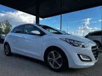 Gebraucht Hyundai i30 Passion Plus 135 PS (99 kW) 2017 Weiß Limousine