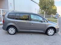 Gebraucht VW Touran Cup 140 PS (102 kW) 2014 Grau Van / Kleinbus