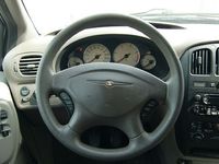 Gebraucht Chrysler Voyager 194 PS (142 kW) 2003 Silber Van / Kleinbus