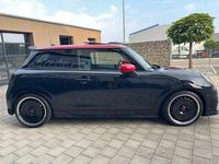 Gebraucht Mini John Cooper Works 204 PS (150 kW) 2024 Midnight schwarz metallic Kleinwagen