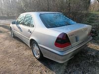 Gebraucht Mercedes C180 122 PS (89 kW) 1997 Silber Limousine