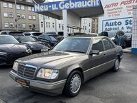 Gebraucht Mercedes E220 150 PS (110 kW) 1994 Braun Limousine