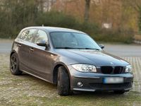 Gebraucht BMW 118 122 PS (89 kW) 2005 Andere farben Kleinwagen
