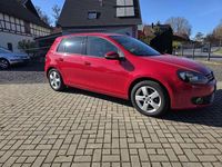 Gebraucht VW Golf VI Team 105 PS (77 kW) 2010 Rot Kleinwagen