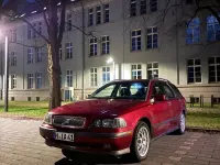 Gebraucht Volvo V40 122 PS (89 kW) 2000 Rot Kombi