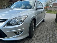 Gebraucht Hyundai i30 105 PS (77 kW) 2011 Silber Kleinwagen