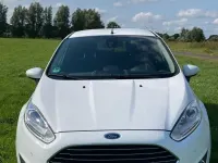 Gebraucht Ford Fiesta Titanium 125 PS (91 kW) 2015 Weiß Kleinwagen