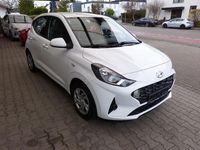 Gebraucht Hyundai i10 67 PS (49 kW) 2023 Weiß Kleinwagen
