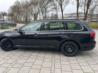 Gebraucht VW Passat Business 150 PS (110 kW) 2022 Schwarz Kombi