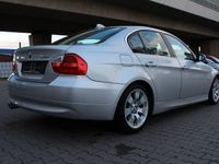 gebraucht BMW 330 i Navi/Leder/Schiebedach/Xenon/M-Fahrwerk