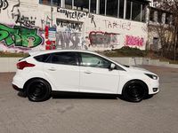 Gebraucht Ford Focus Titanium 125 PS (91 kW) 2016 Weiß Limousine