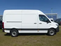 Gebraucht Mercedes 320 150 kW (204 PS) 2025 Weiß Van / Kleinbus