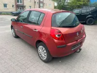 Używany Renault Clio II 75 KM (55 kW) 2007 Czerwony Hatchback