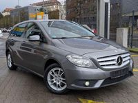 Gebraucht Mercedes B180 109 PS (80 kW) 2013 Grau Van / Kleinbus