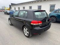 Gebraucht VW Golf VI Team 105 PS (77 kW) 2011 Schwarz Kleinwagen