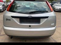 Usata Ford Focus 75 CV (55 kW) 2004 Grigio Utilitaria