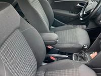 Gebraucht VW Polo 75 PS (55 kW) 2016 Grau Kleinwagen