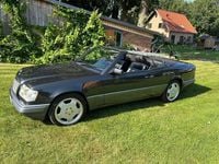 Gebraucht Mercedes E200 Edition 136 PS (100 kW) 1997 Schwarz Cabrio