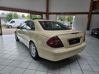 Gebraucht Mercedes E200 Classic 122 PS (89 kW) 2006 Beige Limousine