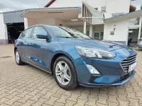 Gebraucht Ford Focus Cool & Connect 120 PS (88 kW) 2020 Chromablau metallic Limousine