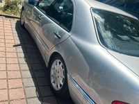 Używany Mercedes E280 142 KM (104 kW) 1997 Srebrny Sedan/Limuzyna