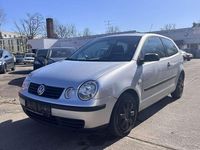 Gebraucht VW Polo 64 PS (47 kW) 2002 Silber metallic Limousine