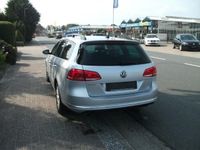 Gebraucht VW Passat 122 PS (89 kW) 2011 Silber metallic Kombi
