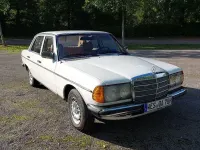 Gebraucht Mercedes 240 73 PS (53 kW) 1980 Weiß Limousine