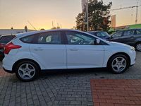 Gebraucht Ford Focus Trend 105 PS (77 kW) 2011 Weiß Limousine